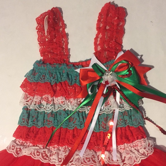 🆕 Ruffled Lace Girl Dress with Hair Bow - Picture 2 of 7